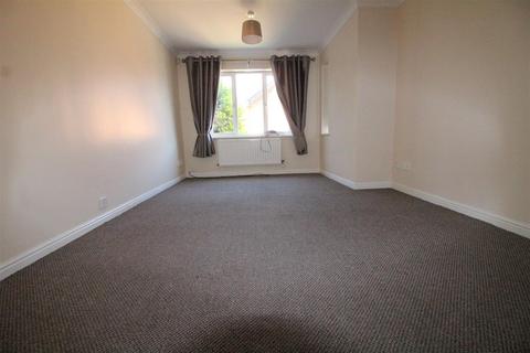3 bedroom detached house to rent, Millers Croft, Birstall, Batley