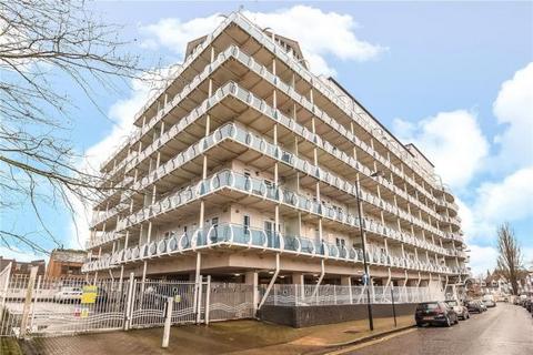 2 bedroom apartment to rent, Lyon Road, Harrow  HA1