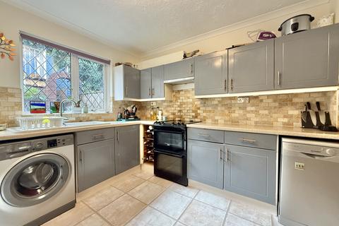 undefined, Howard Close, Exwick, EX4