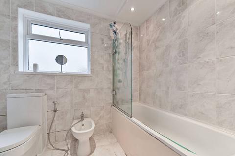 undefined, Commonside East, Mitcham, CR4