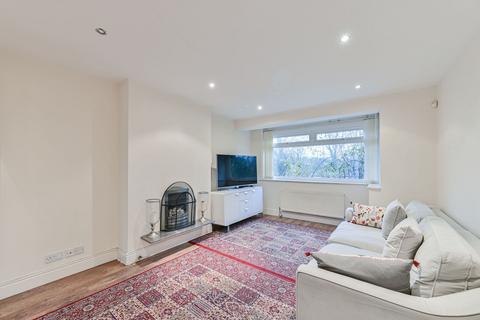 Commonside East, Mitcham, CR4