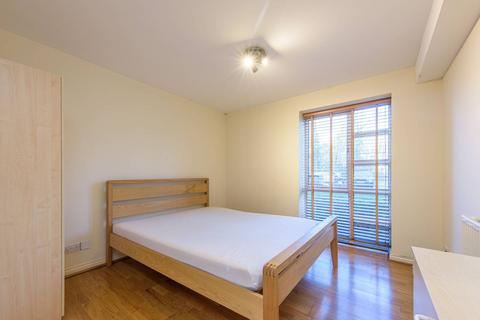 undefined, Sparkford Gardens, Friern Barnet, London, N11