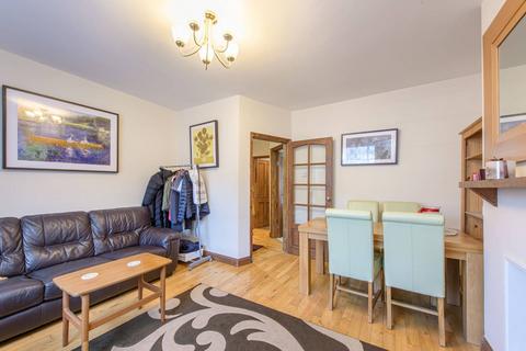 2 bedroom flat for sale, Friern Park, North Finchley, London, N12