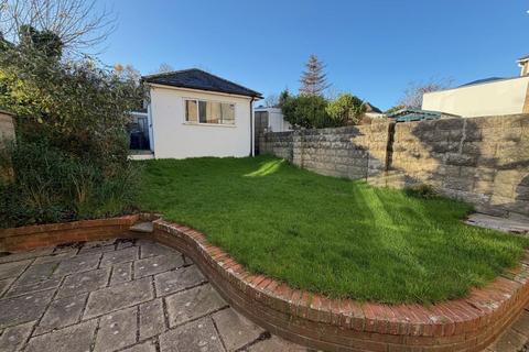 3 bedroom detached house to rent, Sheringham Road, Branksome, Poole