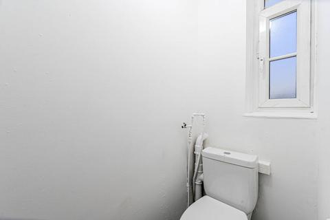 3 bedroom flat to rent, Aspen Gardens, Hammersmith, London, W6
