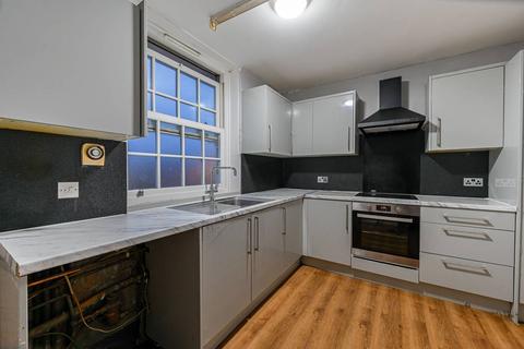 3 bedroom flat to rent, Aspen Gardens, Hammersmith, London, W6