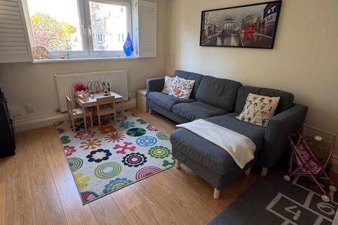 3 bedroom property to rent, Nursery Close, London, SW15