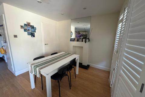 3 bedroom property to rent, Nursery Close, London, SW15