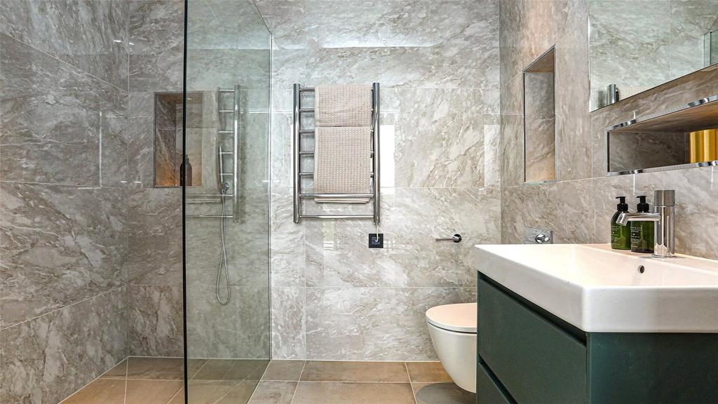 Plot 1 En Suite 2