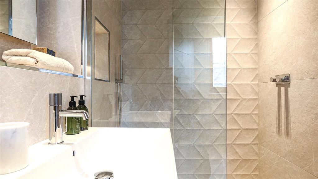 Plot 1 Ensuite 3