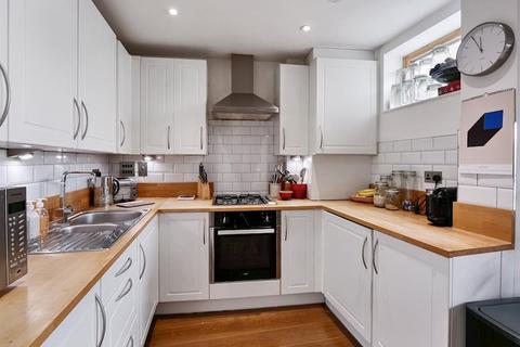 2 bedroom apartment for sale, Bocking Street, London Fields, E8
