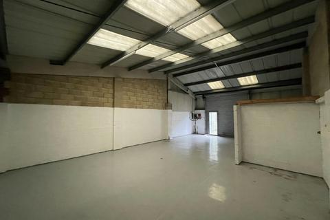 Warehouse to rent, Thame Rd Haddenham HP17 8BY