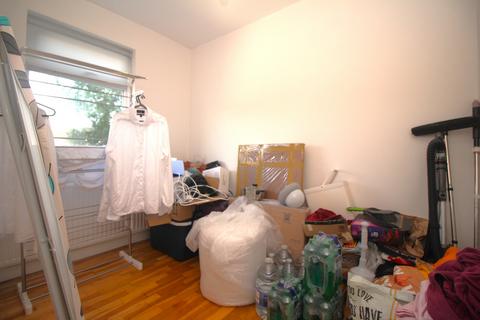 undefined, Queens Avenue , Watford  WD18
