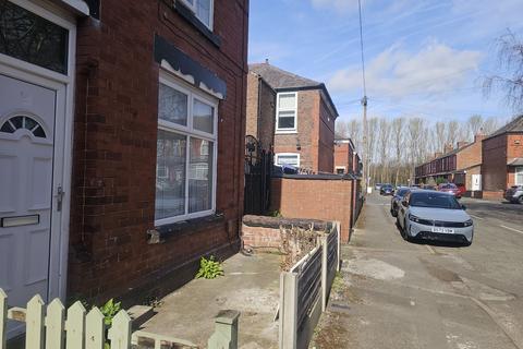 3 bedroom terraced house to rent, Manchester, M19