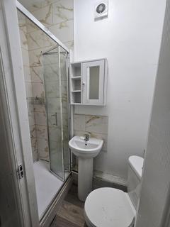 3 bedroom terraced house to rent, Manchester, M19