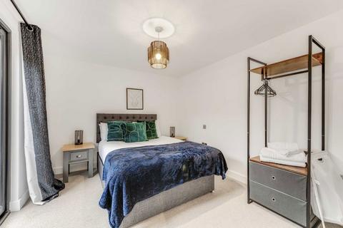 undefined, South Street, Isleworth TW7