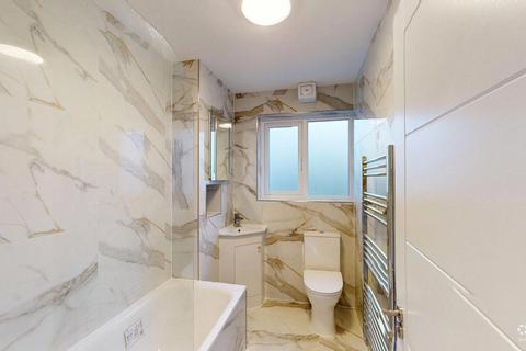 2 bedroom apartment to rent, Manor Court, York Way, London, N20