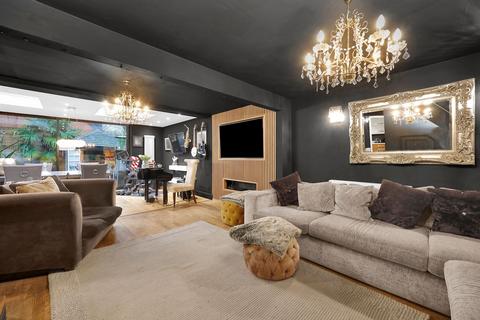 undefined, Slades Hill, Enfield, EN2