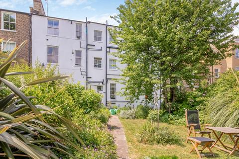 3 bedroom flat for sale, Mildmay Park, Islington, London, N1