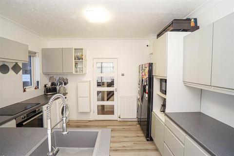 3 bedroom terraced house for sale, Oakfield Road, Hastings