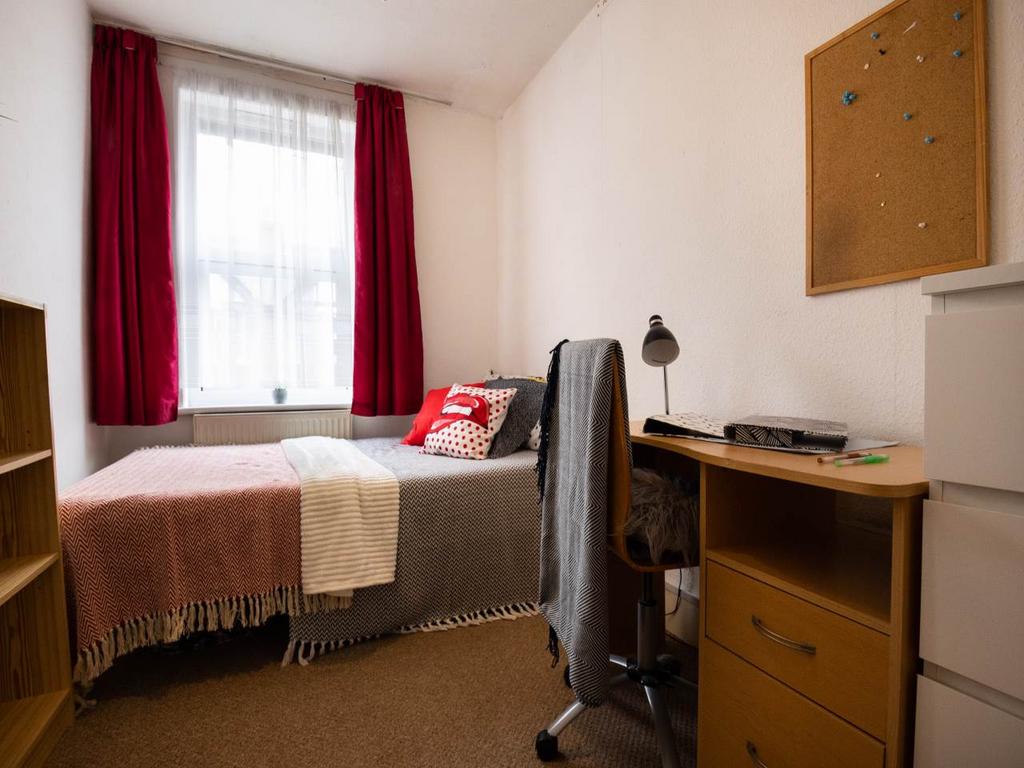 41 St Martins Road C