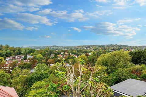 undefined, Cliff End, Purley CR8