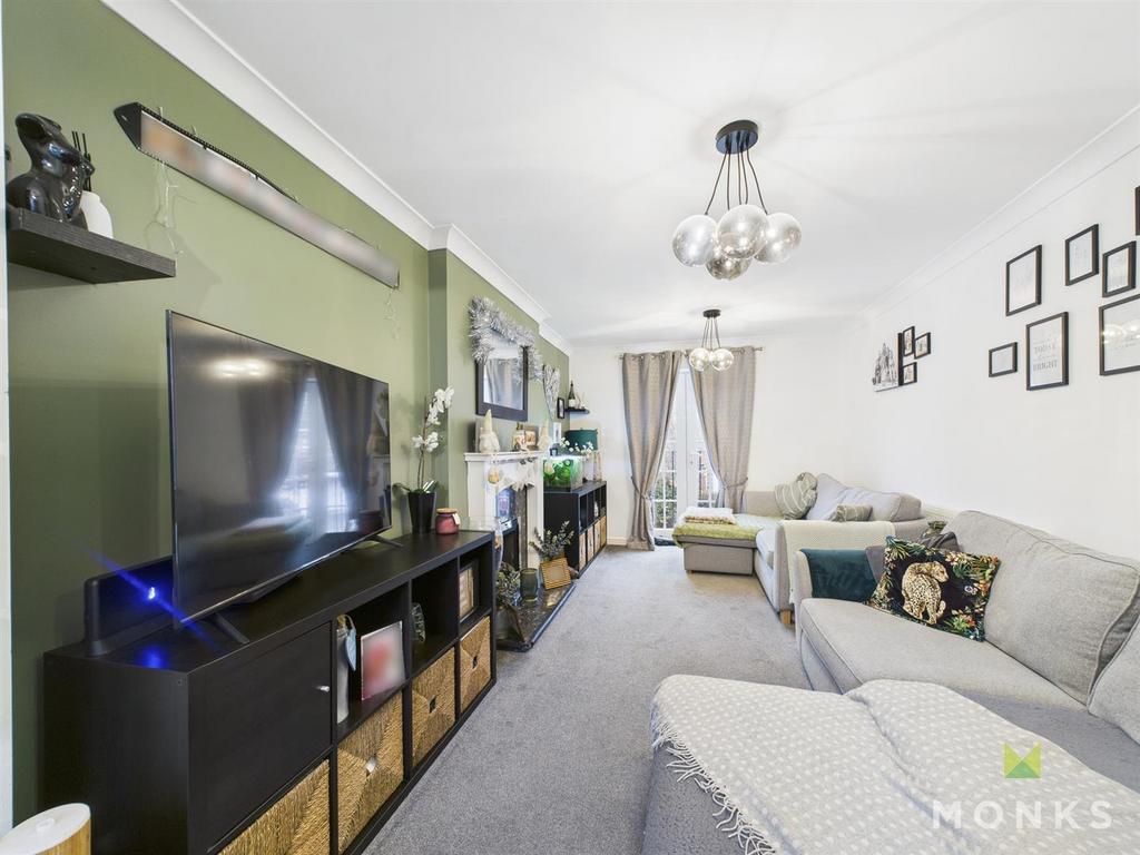 CAM01520 G0-PR0293-STILL009.jpg