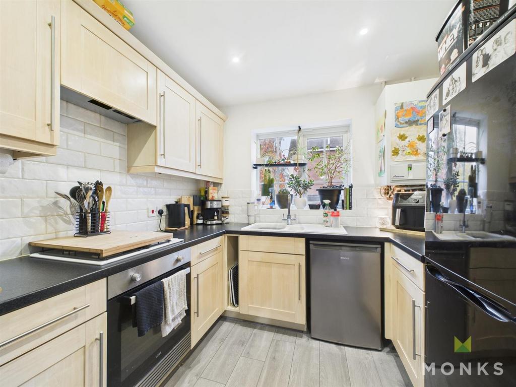 CAM01520 G0-PR0293-STILL007.jpg