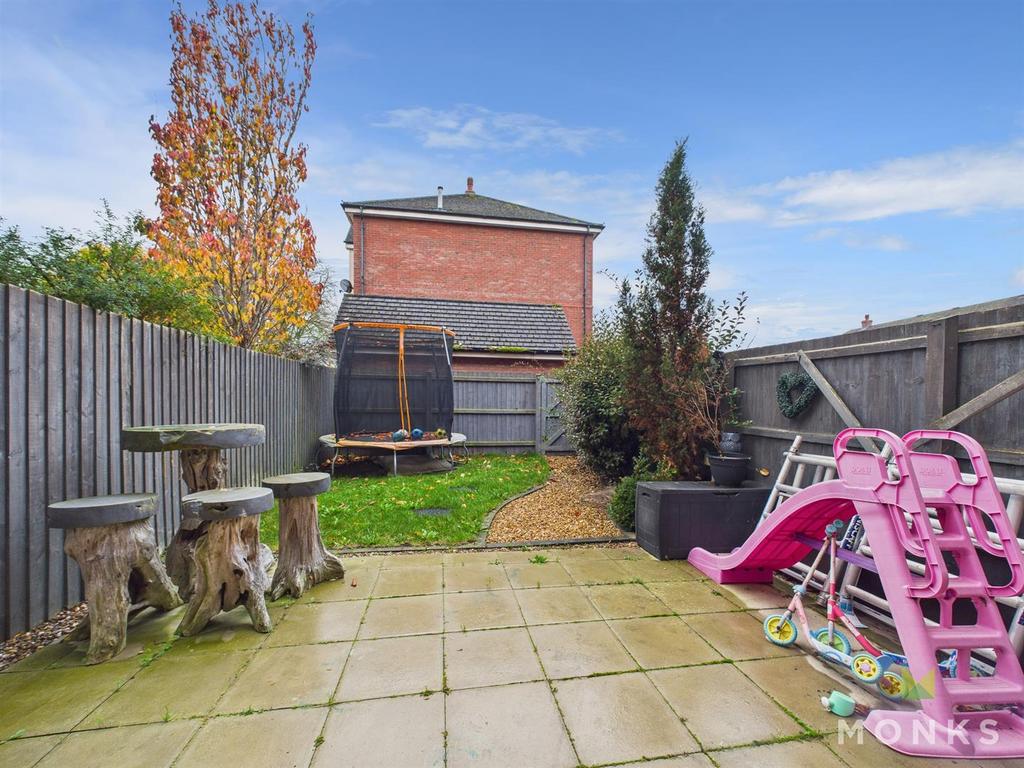 CAM01520 G0-PR0293-STILL024.jpg