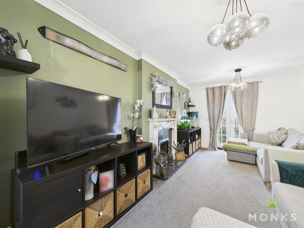 CAM01520 G0-PR0293-STILL011.jpg