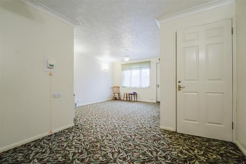 1 bedroom maisonette for sale, Auriol Drive, Uxbridge UB10