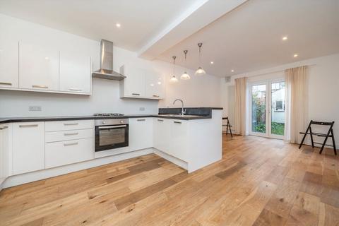 undefined, Highlands Avenue, London W3