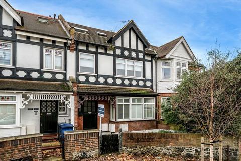 undefined, Highlands Avenue, London W3