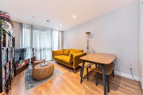 1 bedroom flat to rent, Times Square, London E1