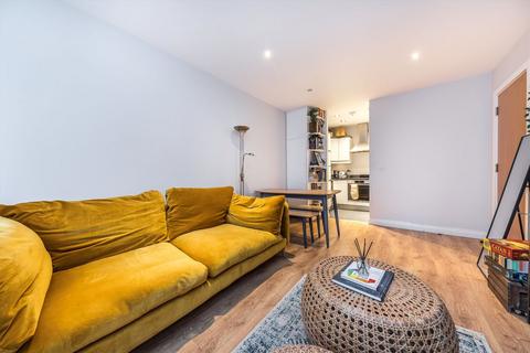 1 bedroom flat to rent, Times Square, London E1
