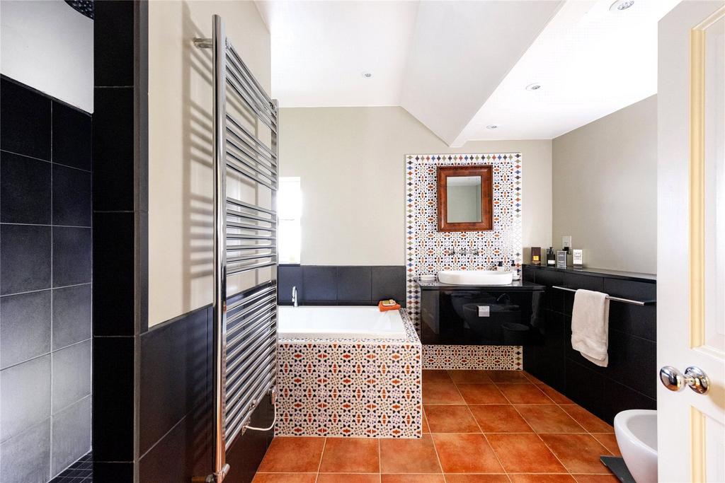 En Suite Bathroom
