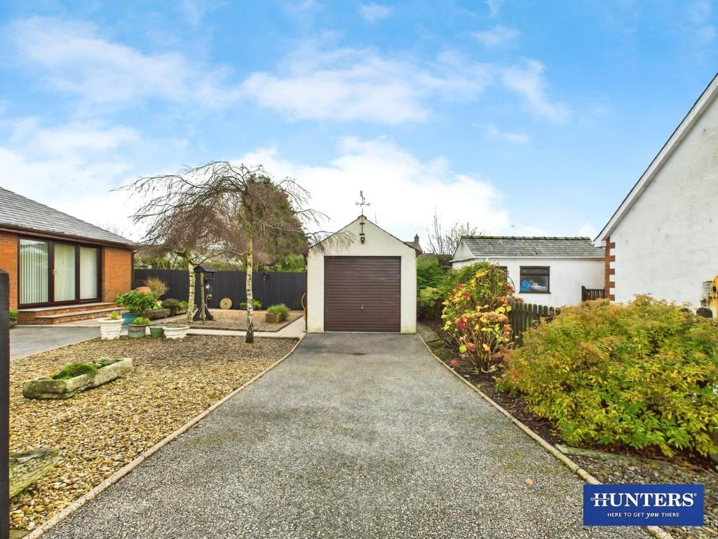 Driveway/Parking