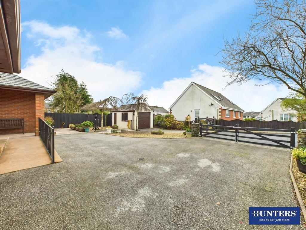 Driveway/Parking