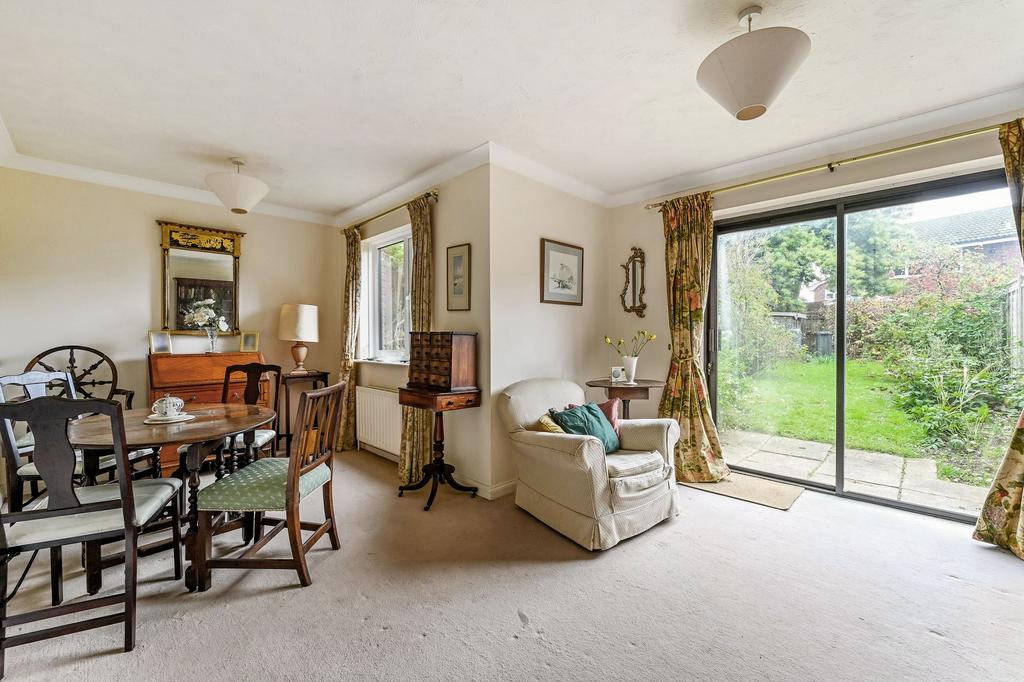 Sitting/DIning Room