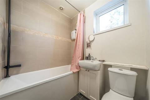undefined, Bedford Hill, London SW12