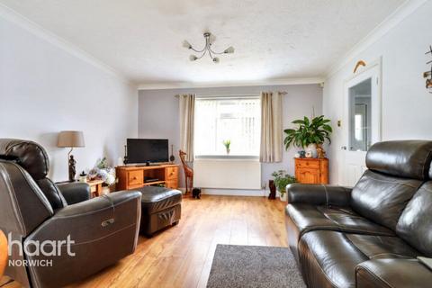 3 bedroom semi-detached house for sale, Braeford Close, Norwich