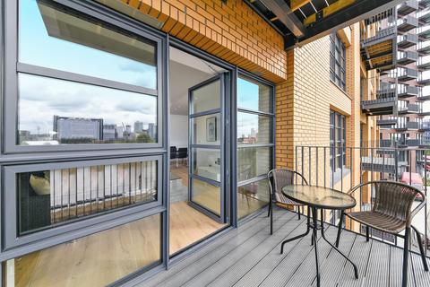 2 bedroom apartment to rent, Astell House, London City Island, London, E14