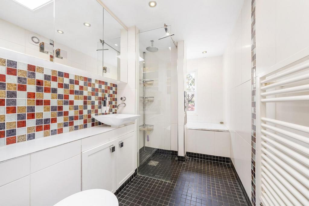 Bathroom.JPG