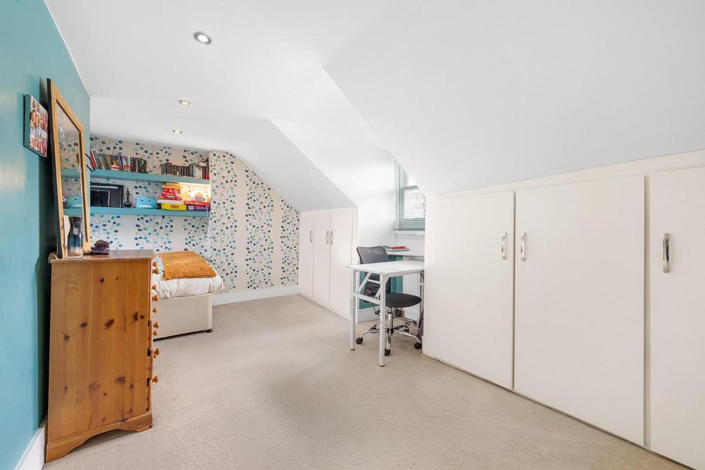 Bedroom 2.JPG