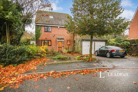 5 bedroom detached house to rent, Coopers Road, Martlesham Heath, IP5