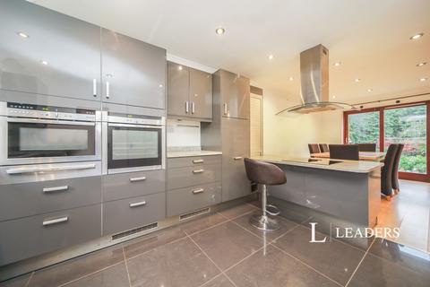 5 bedroom detached house to rent, Coopers Road, Martlesham Heath, IP5