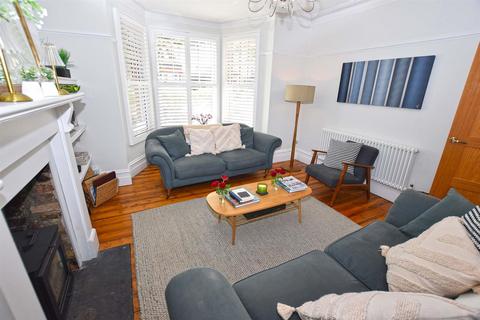 undefined, First Avenue, Gillingham
