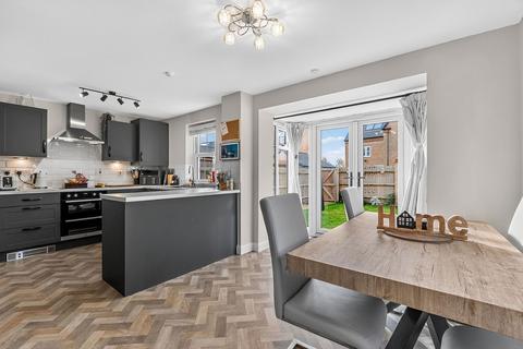 4 bedroom semi-detached house for sale, Blackbird Close, Wixams - CHAIN FREE