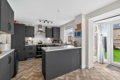 4 bedroom semi-detached house for sale, Blackbird Close, Wixams - CHAIN FREE
