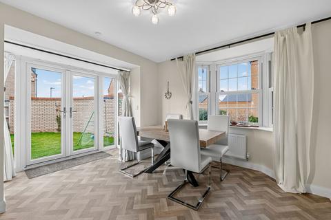 4 bedroom semi-detached house for sale, Blackbird Close, Wixams - CHAIN FREE
